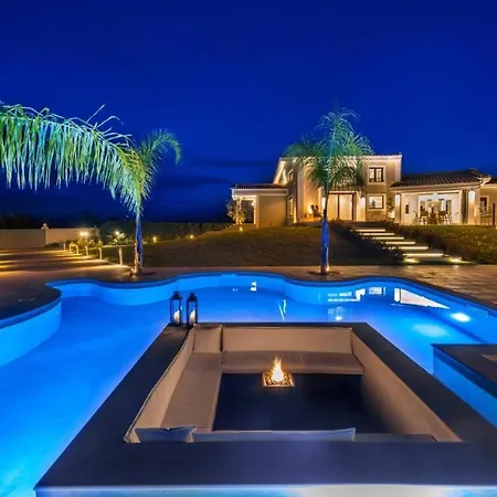 Villa Shangri-la *
